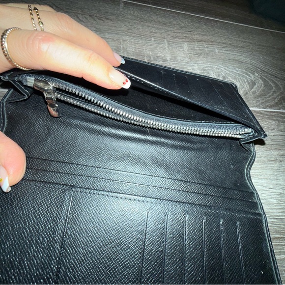 Black Textured Wallet - Picture 7 of 8